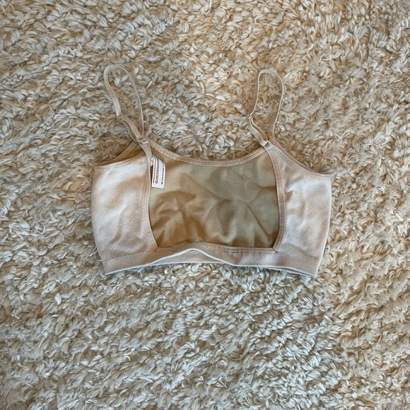Out from Under Bra - Picture 3 of 4